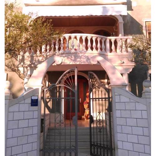 Studio at Sumartin 100 m away from the beach with sea view furnished balcony and wifi