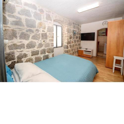 Studio City Center Apartment