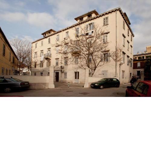 Studio Split 15887a