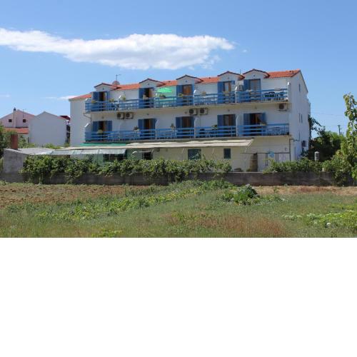 Studio Sucuraj 6852a