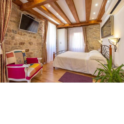 Studios Aurelia Palace