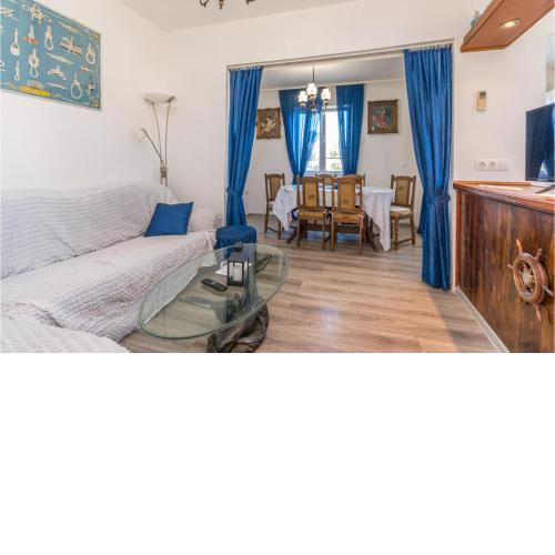 Stunning apartment in Biograd with WiFi and 2 Bedrooms