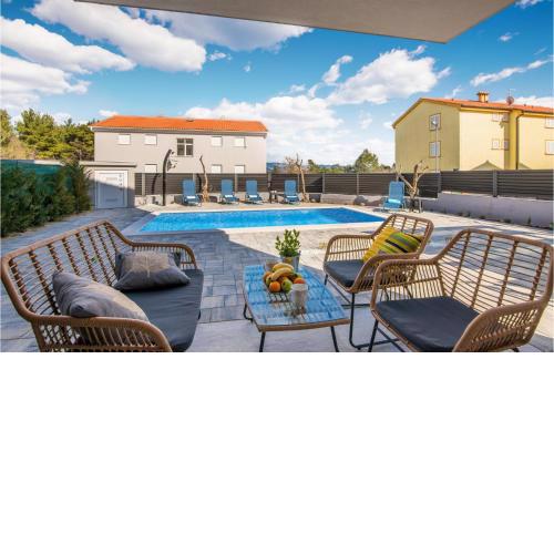 Stunning apartment in Cizici with 2 Bedrooms, WiFi and Outdoor swimming pool