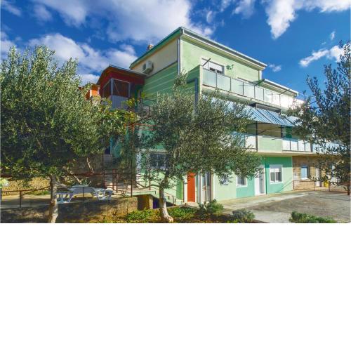 Stunning apartment in Dugi Rat with 2 Bedrooms and WiFi