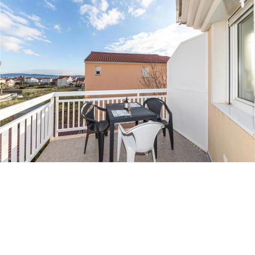 Stunning apartment in Kastel Luksic with WiFi and 1 Bedrooms