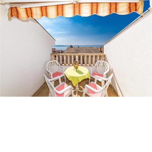 Stunning Apartment In Makarska With Wifi And 1 Bedrooms