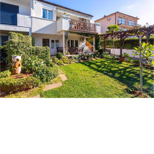 Stunning apartment in Malinska with 2 Bedrooms and WiFi
