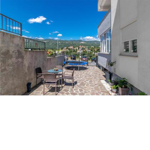 Stunning apartment in Novi Vinodolski with WiFi