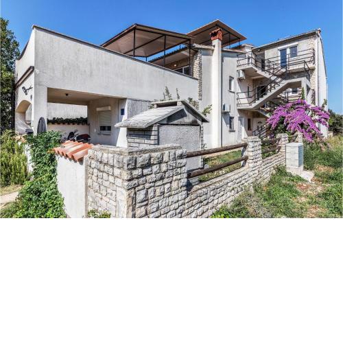 Stunning apartment in Pula with 2 Bedrooms and WiFi