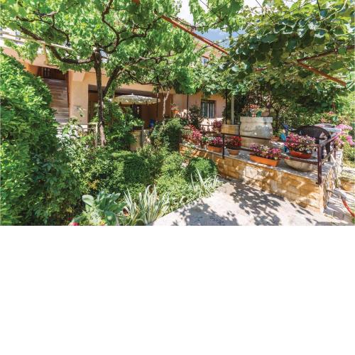 Stunning apartment in Pula with 3 Bedrooms and WiFi
