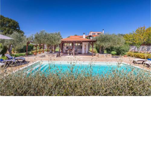 Stunning apartment in Pula with 3 Bedrooms, WiFi and Outdoor swimming pool