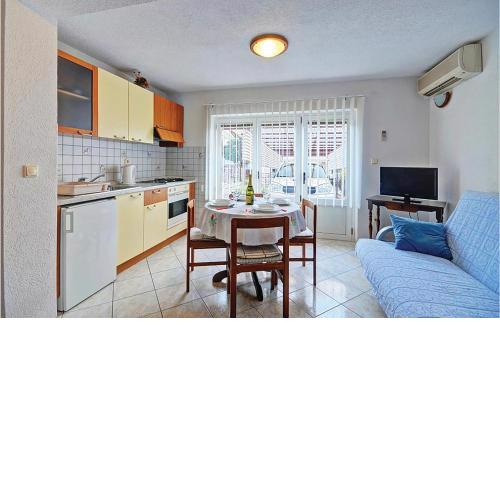 Stunning apartment in Pula with WiFi