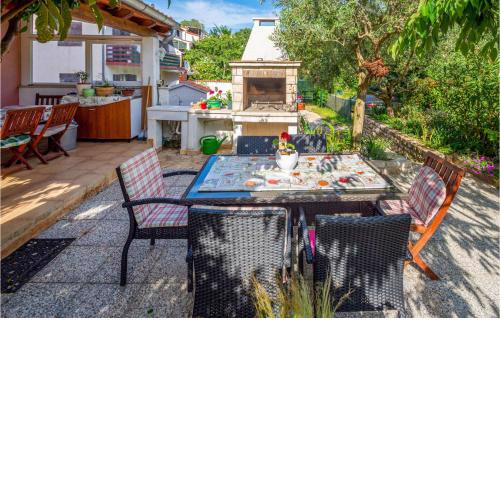 Stunning apartment in Rovinj with 2 Bedrooms and WiFi