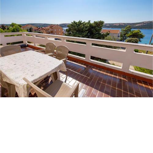 Stunning apartment in Stara Novalja with 2 Bedrooms and WiFi
