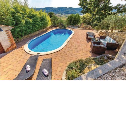 Stunning apartment in Supetarska Draga with 3 Bedrooms, WiFi and Outdoor swimming pool