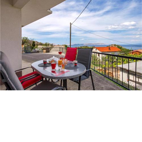 Stunning apartment in Sveti Juraj with WiFi and 2 Bedrooms