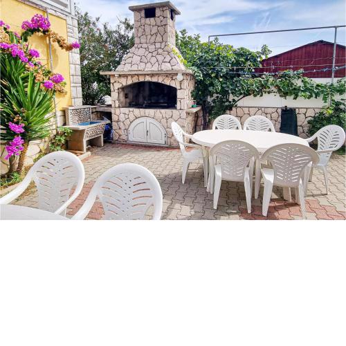Stunning apartment in Vir with 1 Bedrooms and WiFi