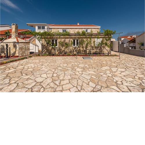 Stunning apartment in Vir with WiFi and 2 Bedrooms