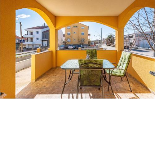 Stunning apartment in Zadar with WiFi and 2 Bedrooms