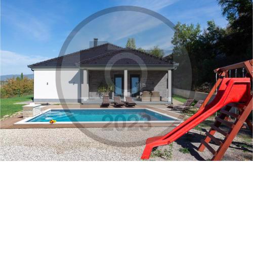 Stunning home in Caporice with Outdoor swimming pool, 3 Bedrooms and WiFi