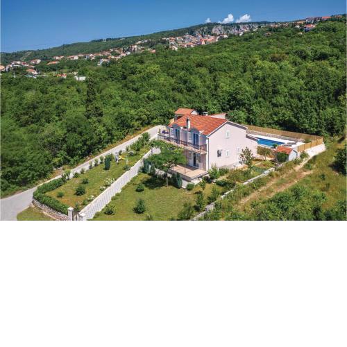 Stunning Home In Glavina Donja With 4 Bedrooms, Wifi And Jacuzzi