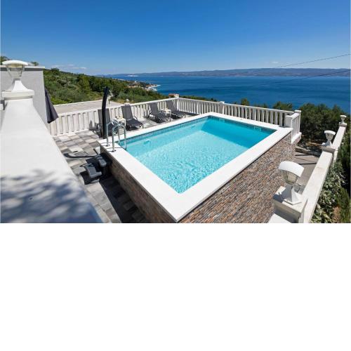 Stunning home in Jesenice with Outdoor swimming pool, WiFi and 3 Bedrooms