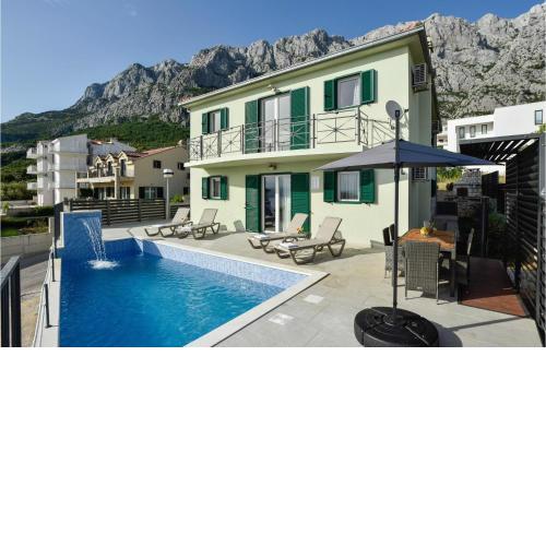Stunning home in Makarska with Outdoor swimming pool, WiFi and 3 Bedrooms