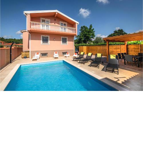 Stunning home in Marcana w/ Outdoor swimming pool and 4 Bedrooms