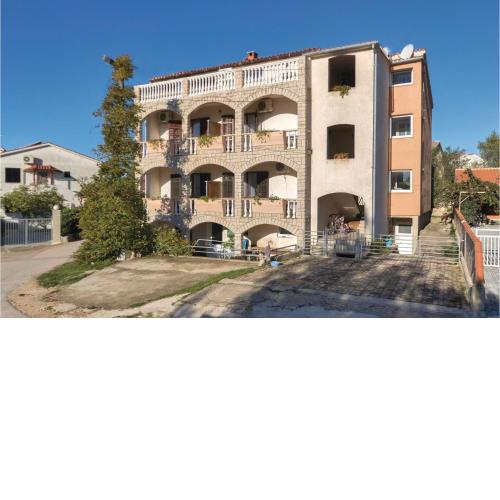 Stunning home in Medulin with WiFi and 2 Bedrooms
