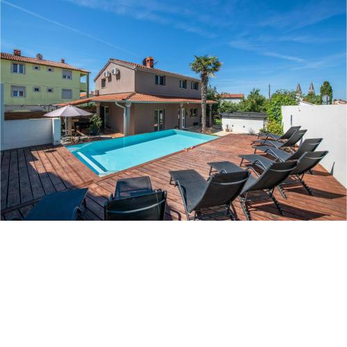 Stunning home in Medulin with WiFi and 4 Bedrooms