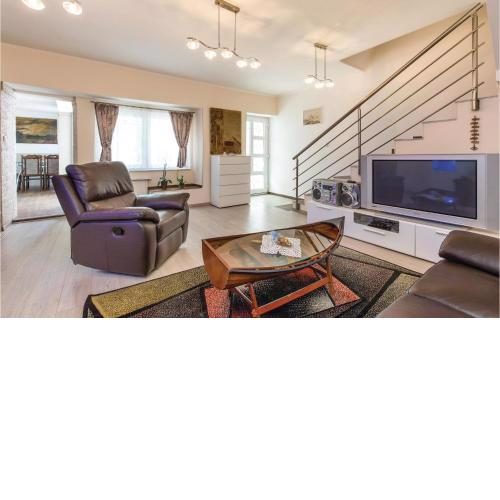 Stunning home in Novi Vinodolski with 3 Bedrooms and WiFi