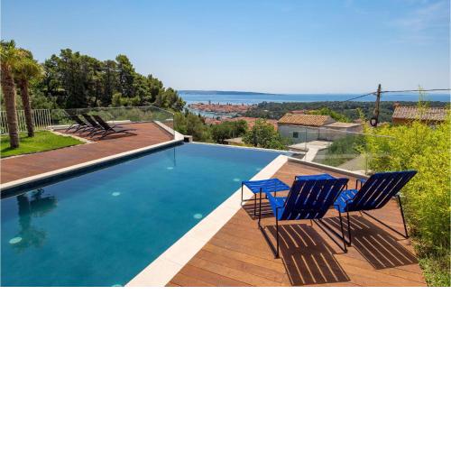 Stunning home in Palit with WiFi, 5 Bedrooms and Sauna