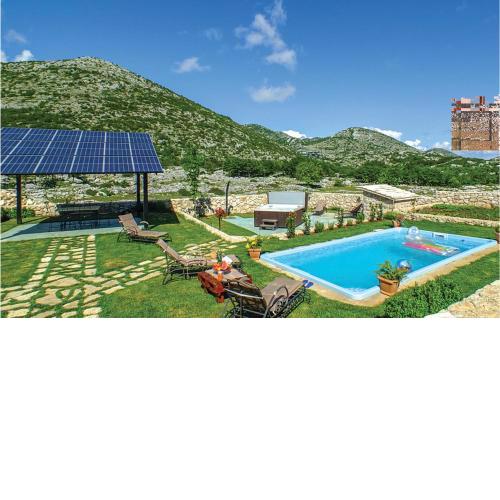 Stunning home in Podgora with Jacuzzi, Private swimming pool and Sauna