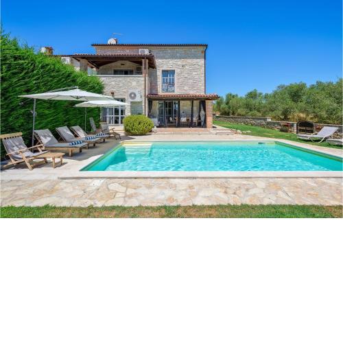 Stunning Home In Porec With 3 Bedrooms, Wifi And Outdoor Swimming Pool