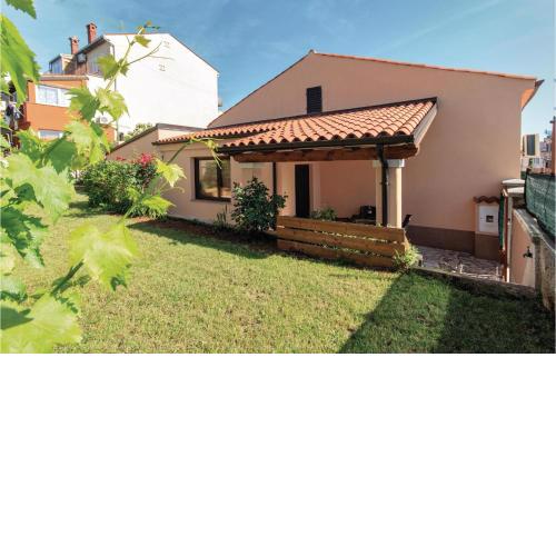 Stunning home in Pula with 2 Bedrooms, Jacuzzi and WiFi