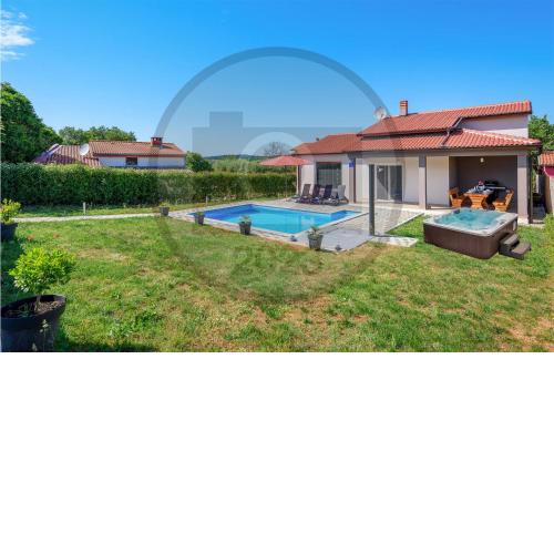 Stunning Home In Pula With 2 Bedrooms, Wifi And Jacuzzi