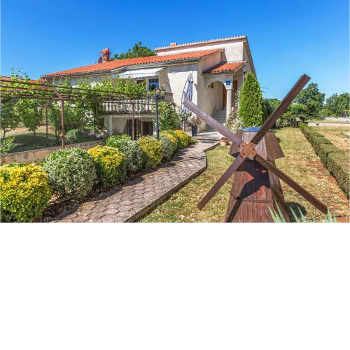 Stunning home in Pula with WiFi