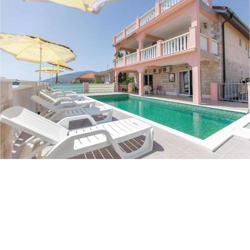 Stunning Home In Trogir With 5 Bedrooms, Wifi And Outdoor Swimming Pool