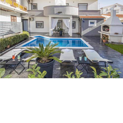 Stunning home in Vodice with 3 Bedrooms
