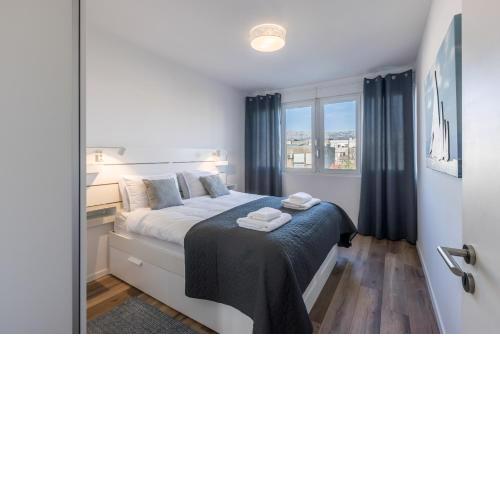 Sundowners Apartment, 52qm, double & single bed, sofa, 10 min from Old Town of Split