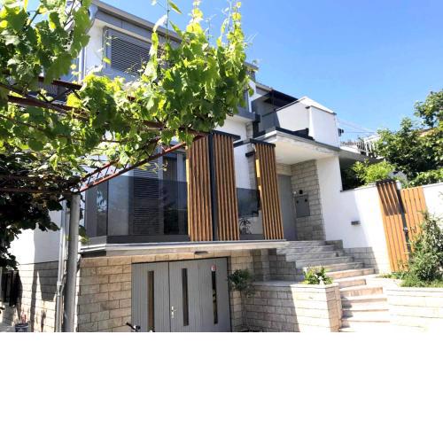 Sunny House