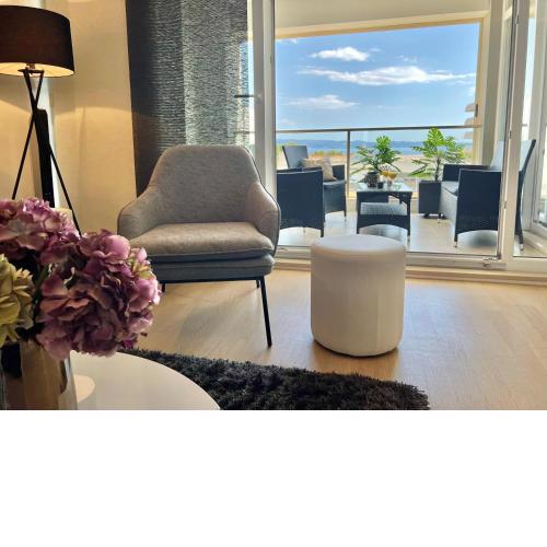 Sunny Seaside Apartment Split