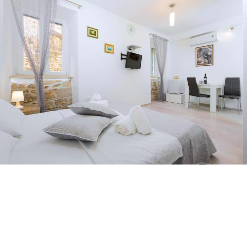 Superior Room within Diocletian Walls