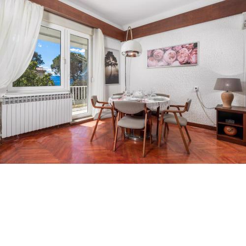 Sweet Retro Apartment