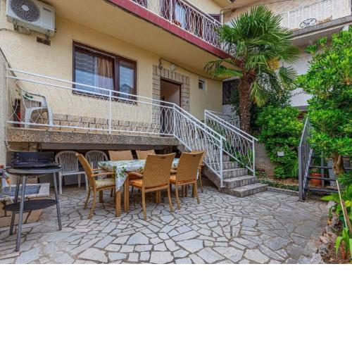 Tasteful holiday home in Grizane with hot tub