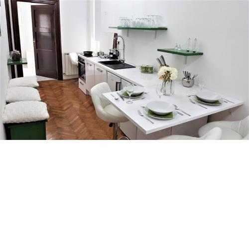 The Antique Modern
