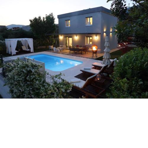 The Cube, Luxury Villa with private pool