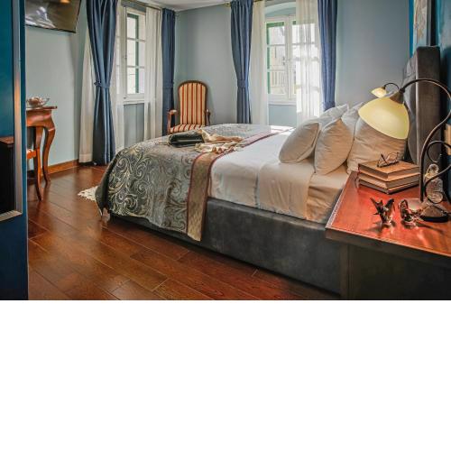 Theatre luxury rooms