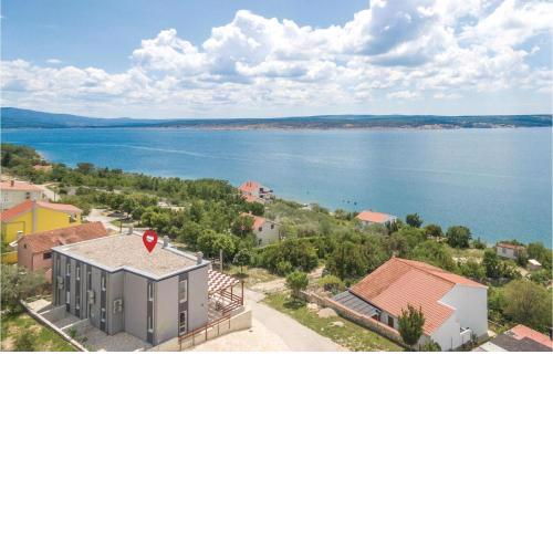 Three-Bedroom Apartment in Maslenica