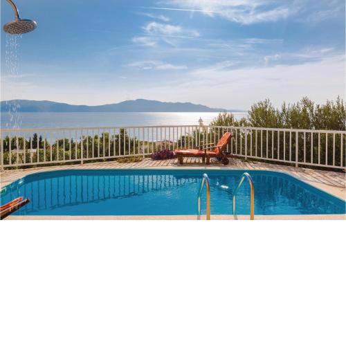 Three-Bedroom Apartment in Podaca